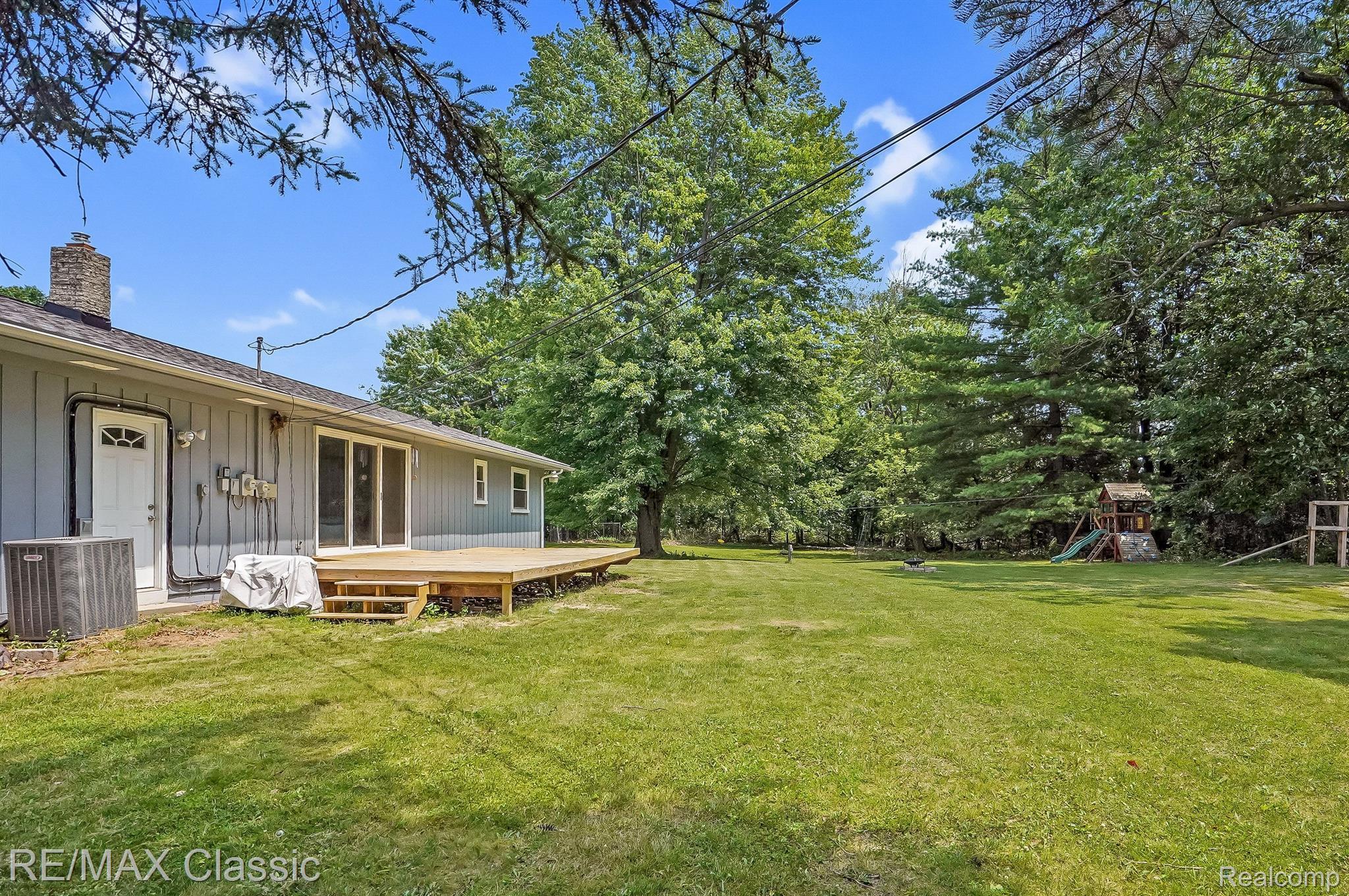 516 Decker Road Walled Lake, MI 48390 - Photo 22 of 24 Gallery Image 22