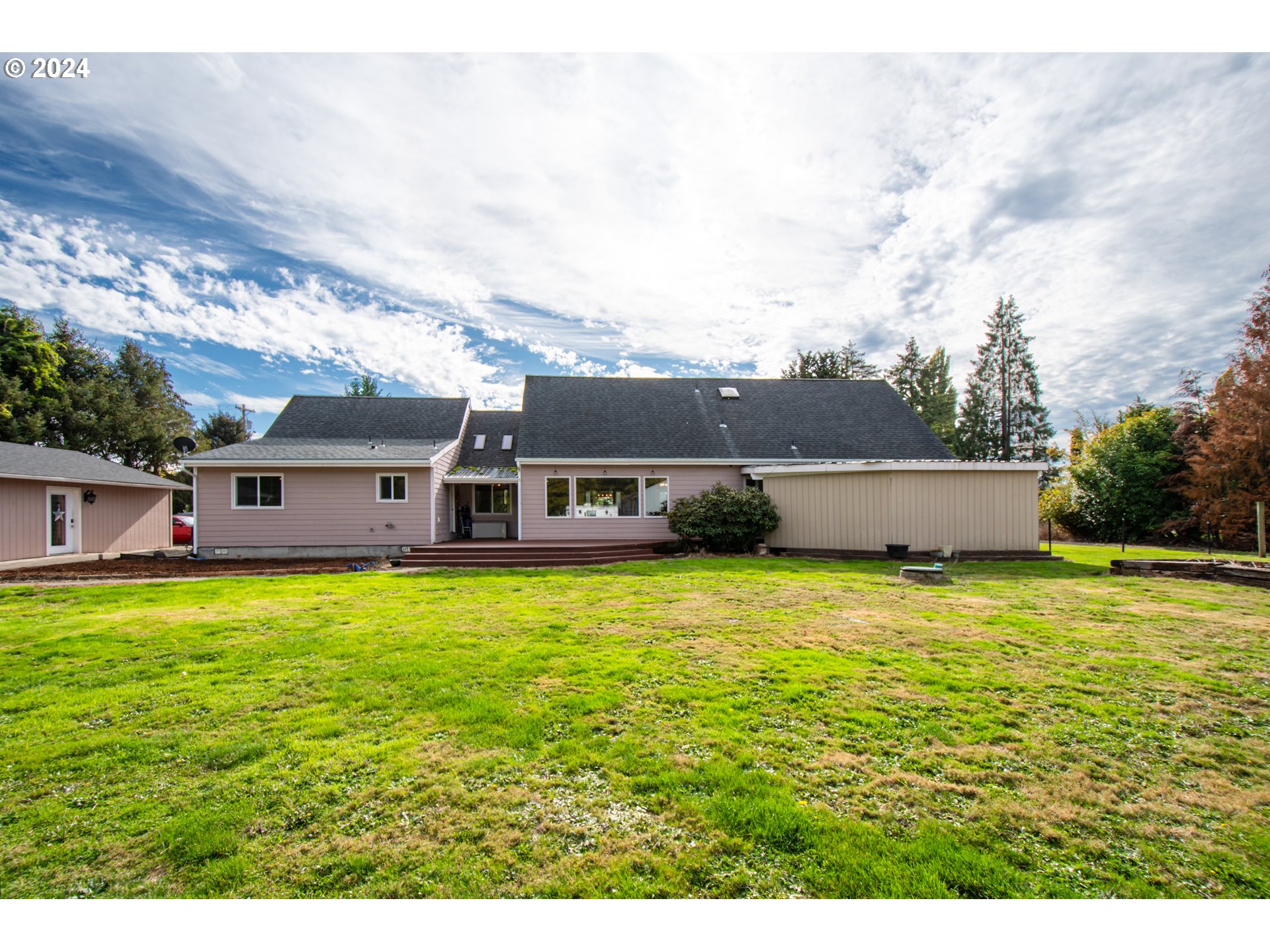 410 Waters Road Castle Rock, WA 98611 - Photo 46 of 48 Backyard