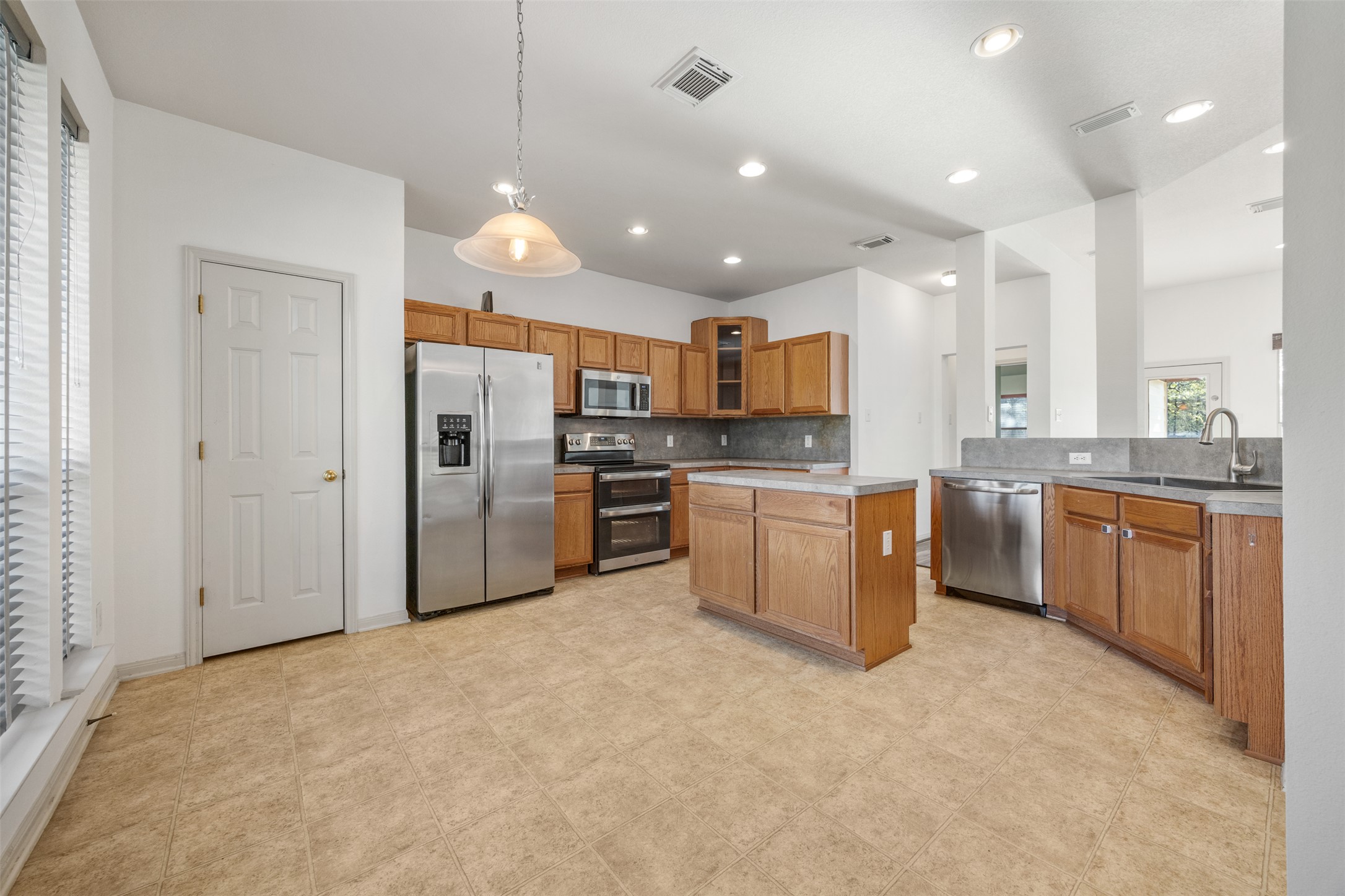 16023 Arbor Trail Buda, TX 78610 - Photo 11 of 23