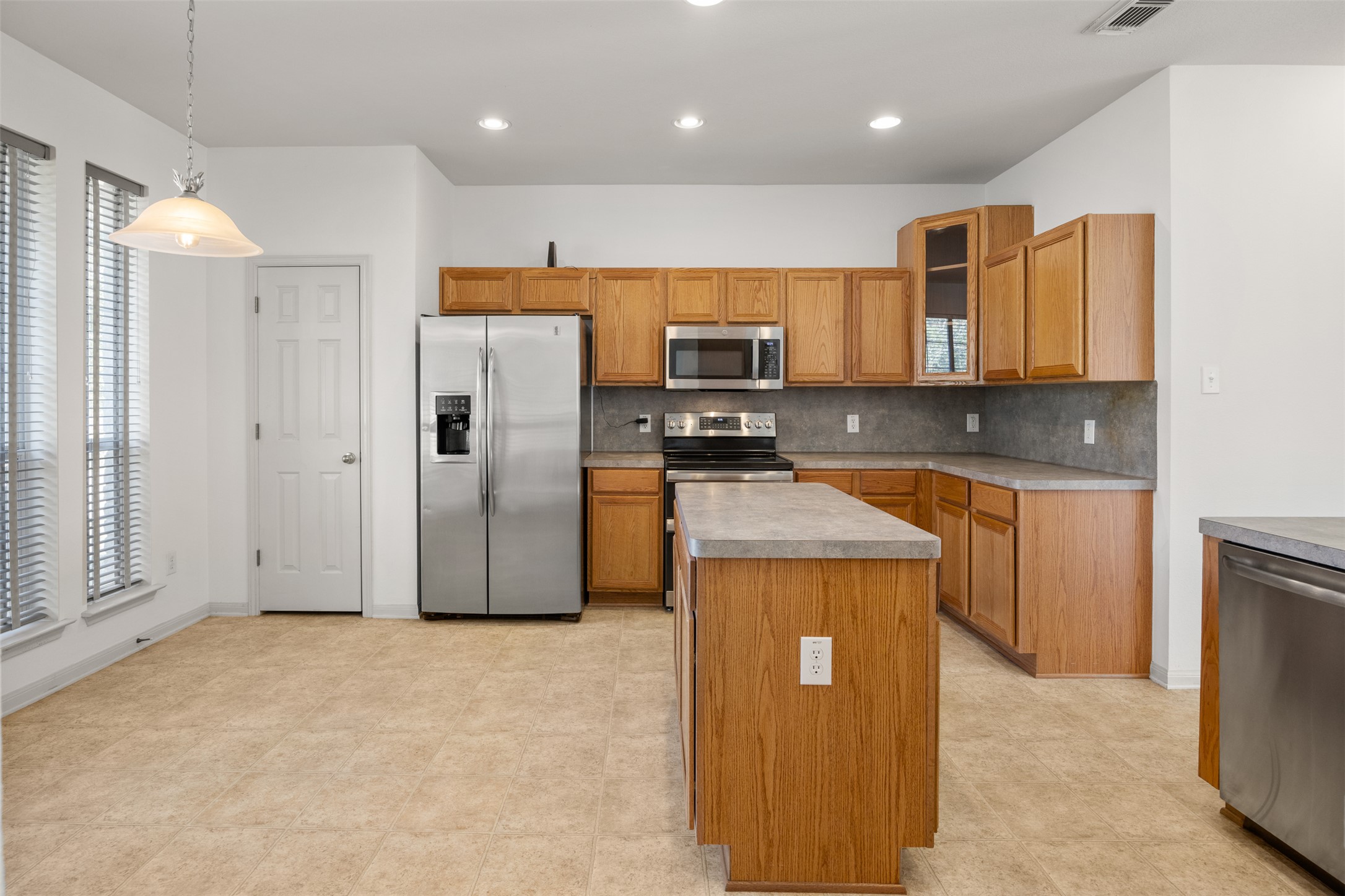 16023 Arbor Trail Buda, TX 78610 - Photo 9 of 23