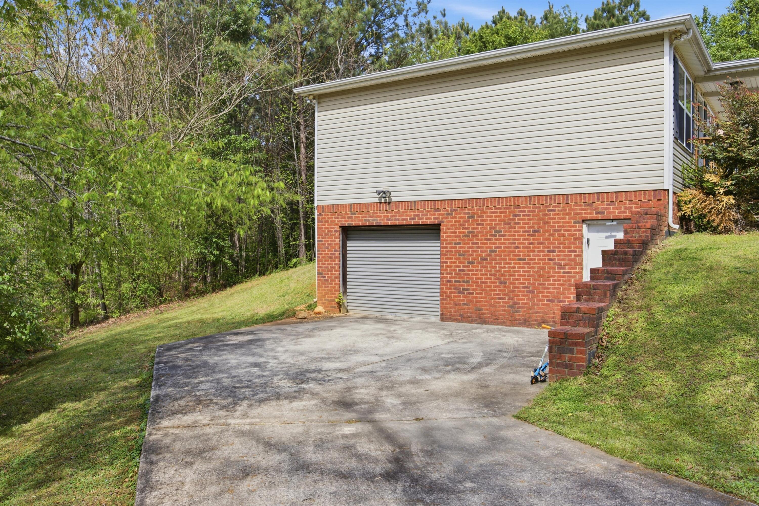 327 Hogan Road Rossville, GA 30741 - Photo 3 of 35 04-327HoganRd_010