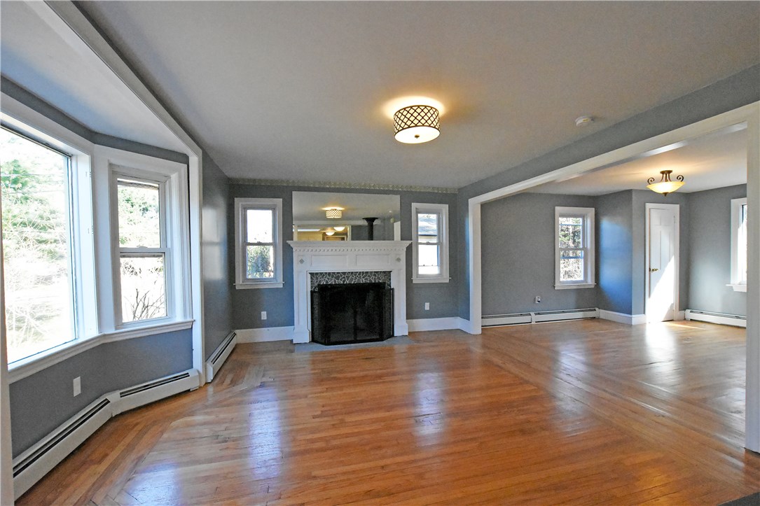 16 Steere Road Smithfield, RI 02828 - Photo 3 of 38
