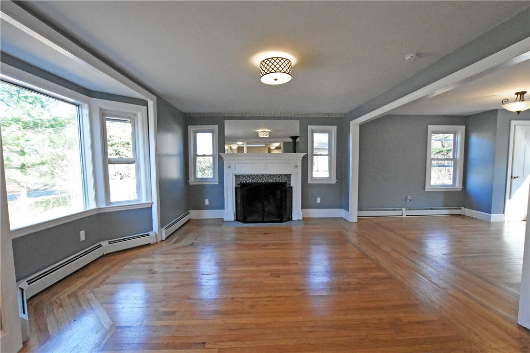 16 Steere Road Smithfield, RI 02828 - Photo 4 of 38