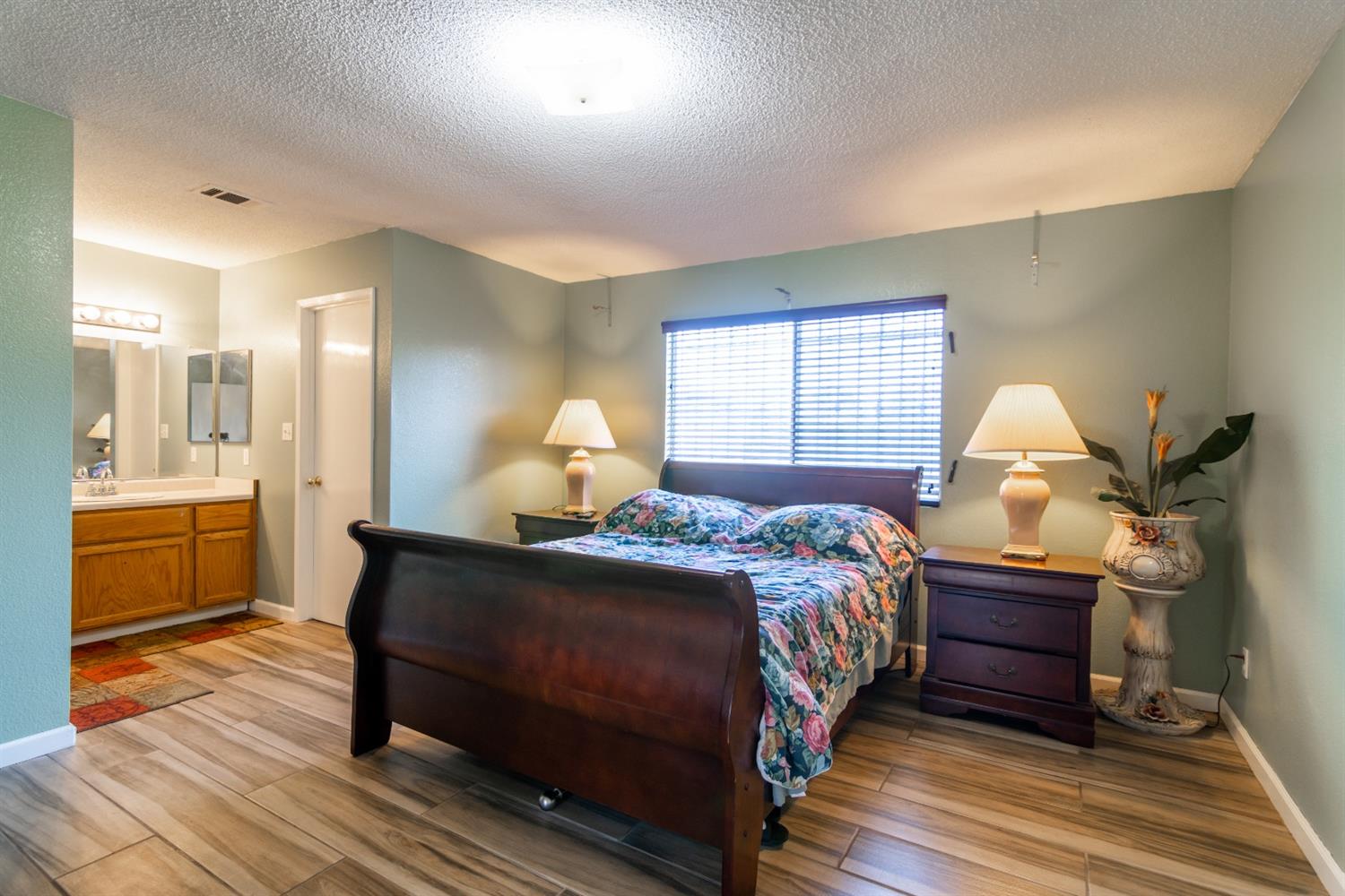 322 Coronado Place Delano, CA 93215 - Photo 7 of 13