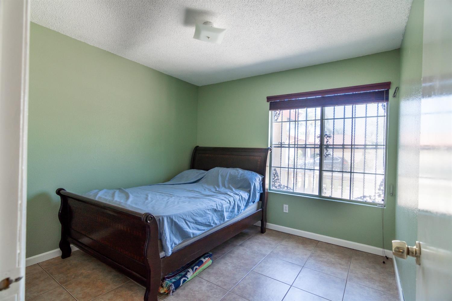 322 Coronado Place Delano, CA 93215 - Photo 9 of 13