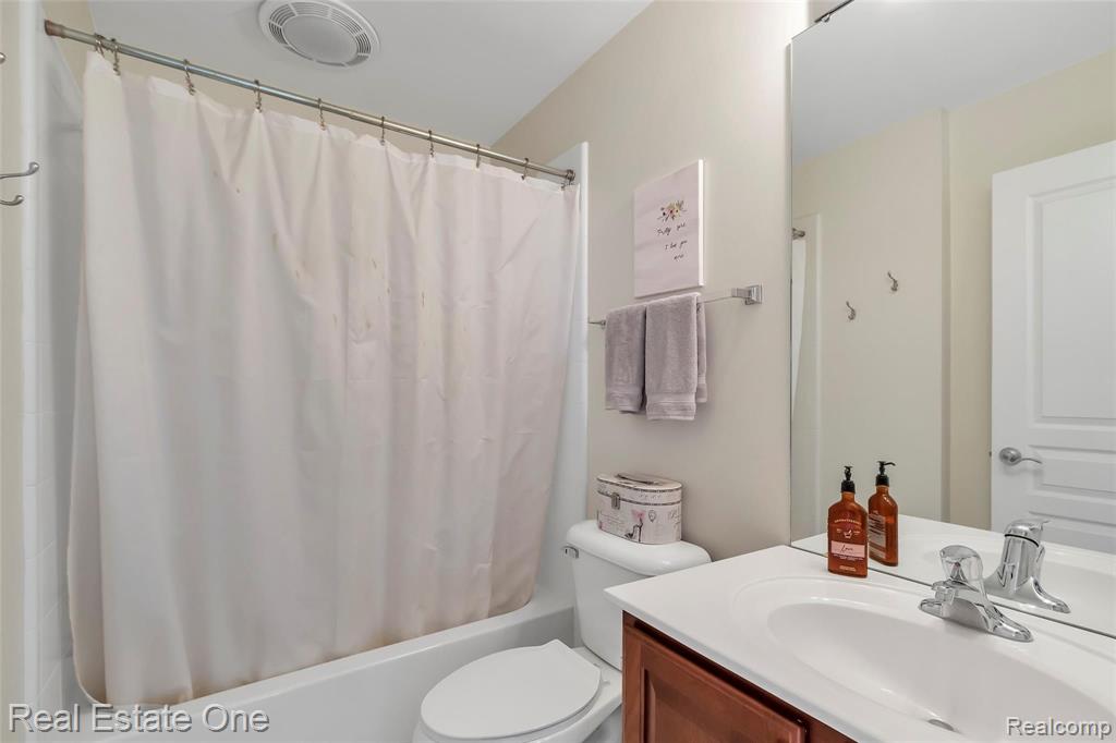 5867 Stonehaven Boulevard Rochester, MI 48306 - Photo 44 of 74