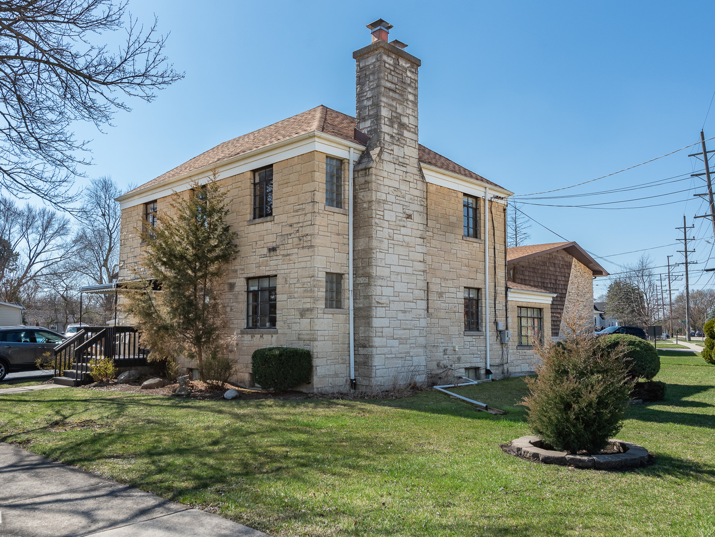 33 West Naperville Road Westmont, IL 60559 - Photo 3 of 11 Gallery Image 3