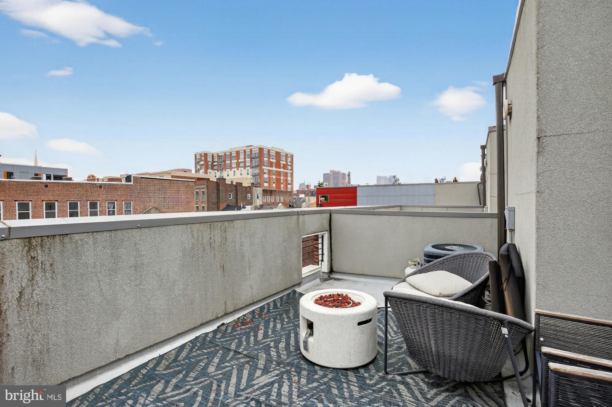 151 North 2nd Street, Unit 5 Philadelphia, PA 19106 - Photo 29 of 35 a view of a roof deck