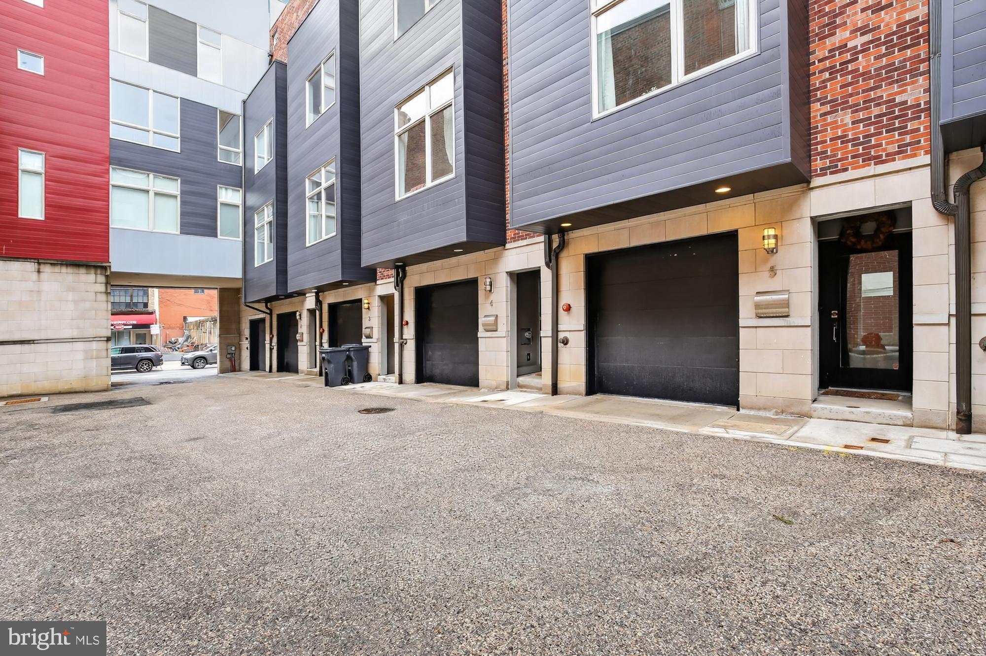 151 North 2nd Street, Unit 5 Philadelphia, PA 19106 - Photo 33 of 35 a view of a building with a street