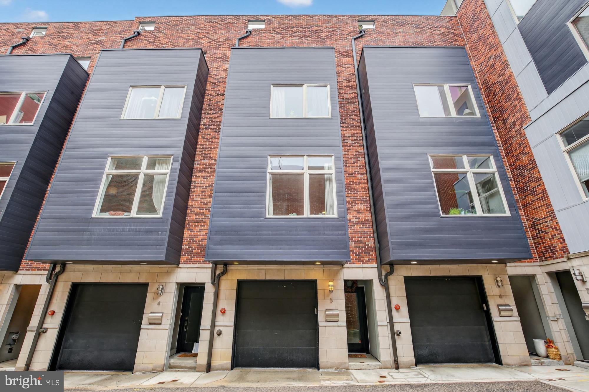 151 North 2nd Street, Unit 5 Philadelphia, PA 19106 - Photo 34 of 35 a view of a building with many windows