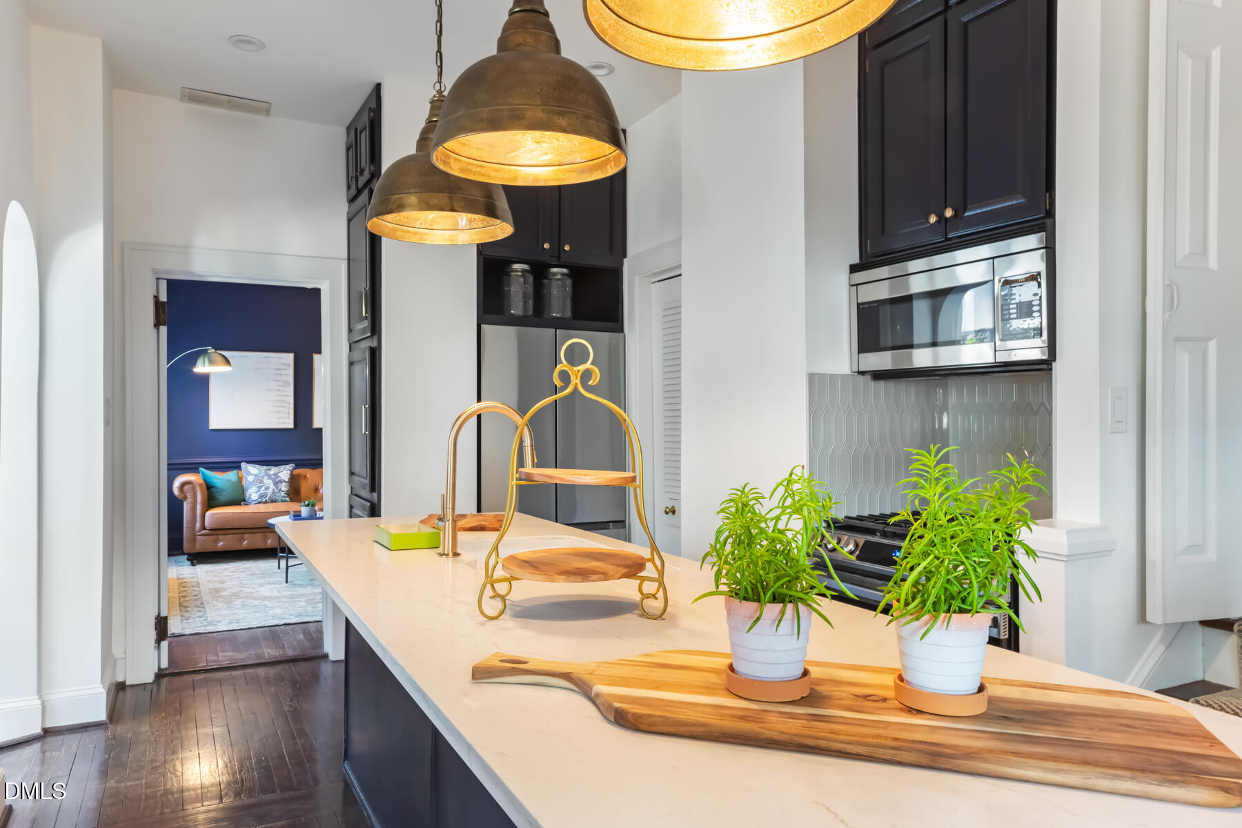 116 Hillcrest Road Raleigh, NC 27605 - Photo 10 of 34 a dining room with table and chairs
