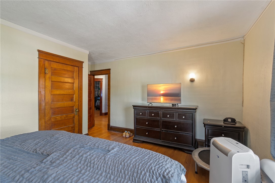 1960 Ridge Road Ontario, NY 14519 - Photo 28 of 43 Large second floor bedroom