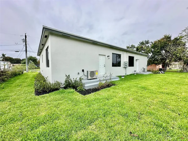 $3,500 | 2399 Northwest 105th Street, Unit 1, Miami, FL 33147