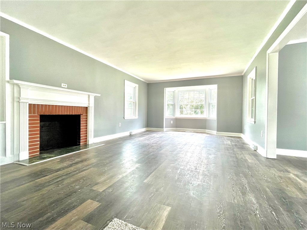 4782 Kirk Road Youngstown, OH 44515 - Photo 5 of 12 Living Room