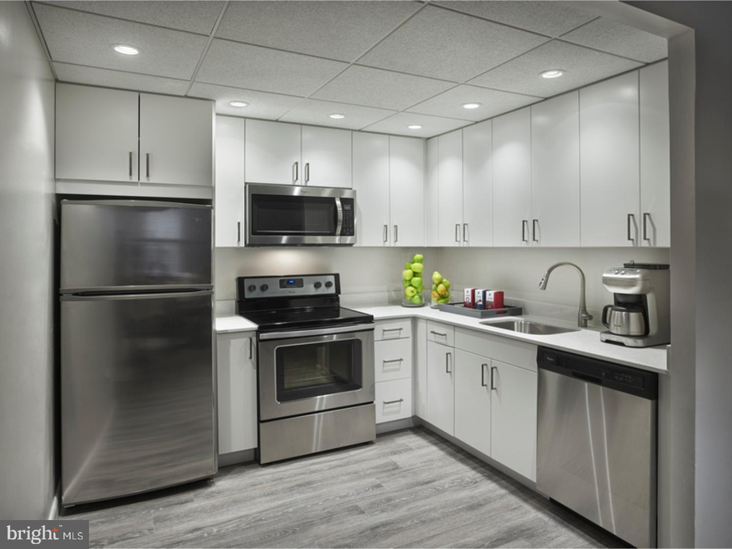 834 Chestnut Street, Unit STUDIO Philadelphia, PA 19107 - Photo 1 of 3 Modern kitchen with beautiful appliances