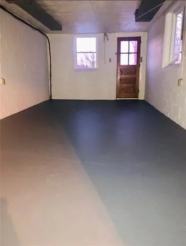 $1,350 | 22 Adrian Avenue, Unit 2, Pittsburgh, PA 15229