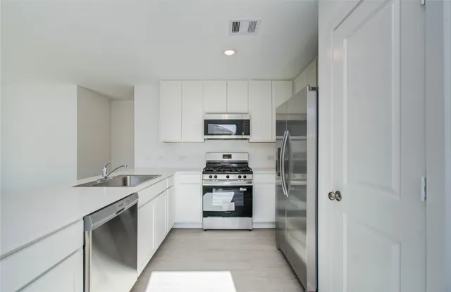 $1,850 | 9011 Cape Birdland Drive, Baytown, TX 77521