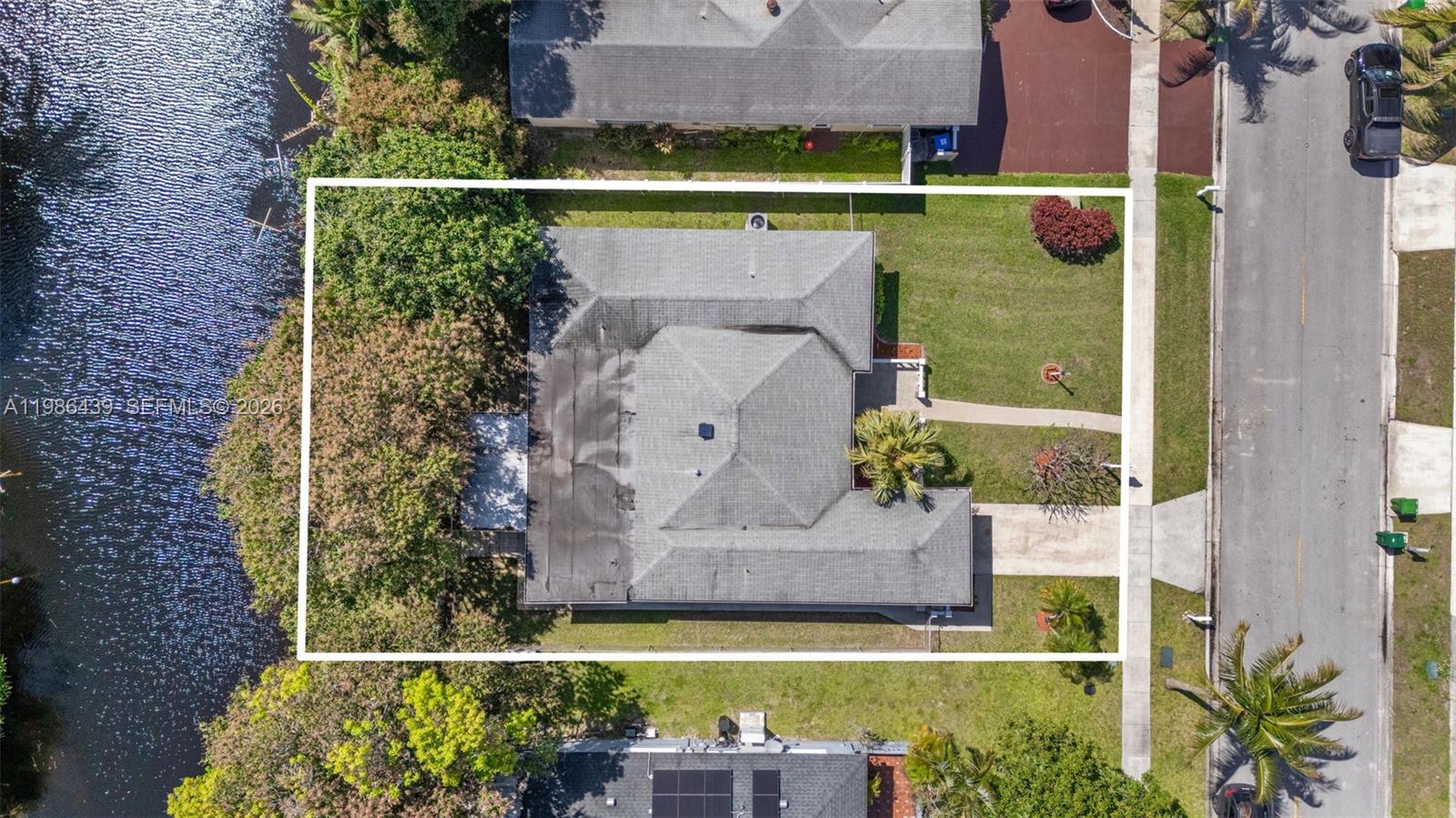 815 Southwest 50th Terrace Margate, FL 33068 - Photo 5 of 40
