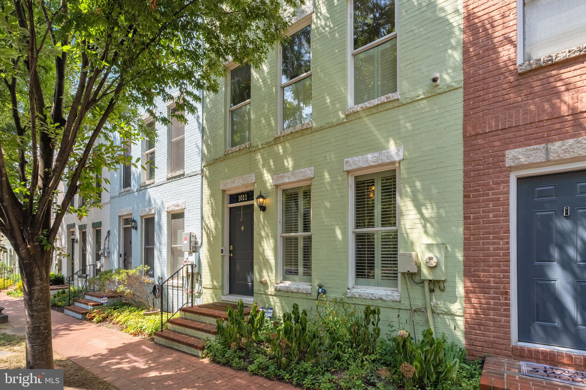 1011 3rd Place Southeast Washington, DC 20003 - Photo 1 of 30