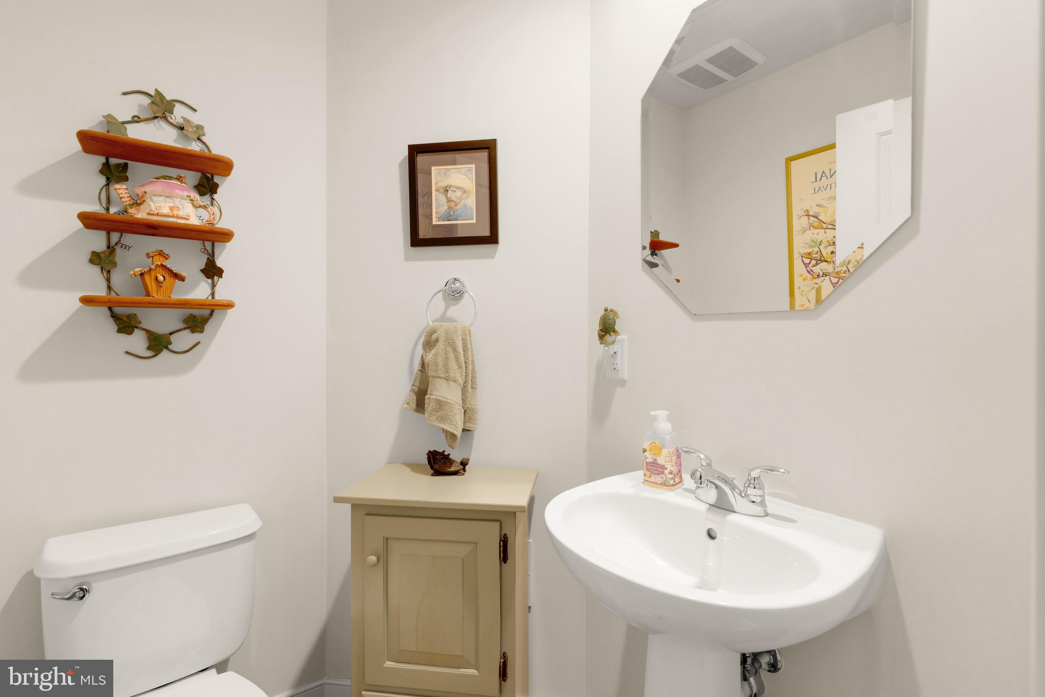 1011 3rd Place Southeast Washington, DC 20003 - Photo 15 of 30