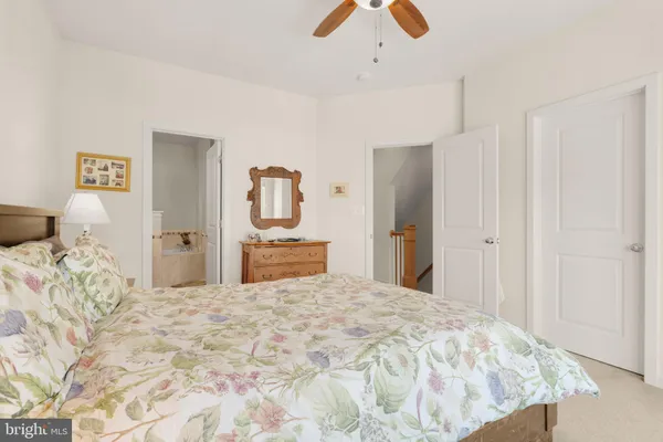 $1,250,000 | 1011 3rd Place Southeast, Washington, DC 20003