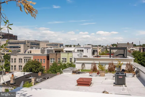 $1,250,000 | 1011 3rd Place Southeast, Washington, DC 20003
