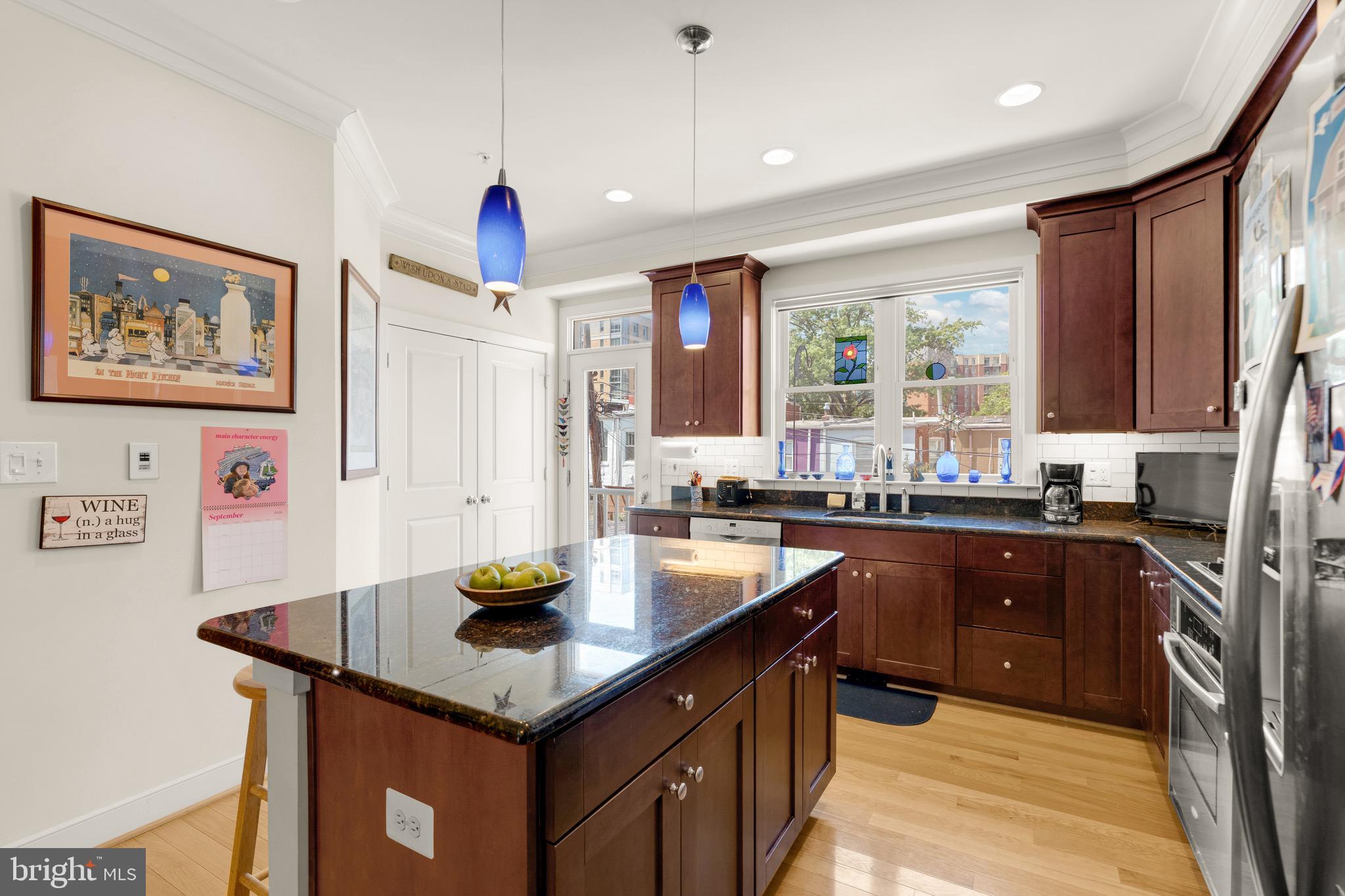 1011 3rd Place Southeast Washington, DC 20003 - Photo 6 of 30