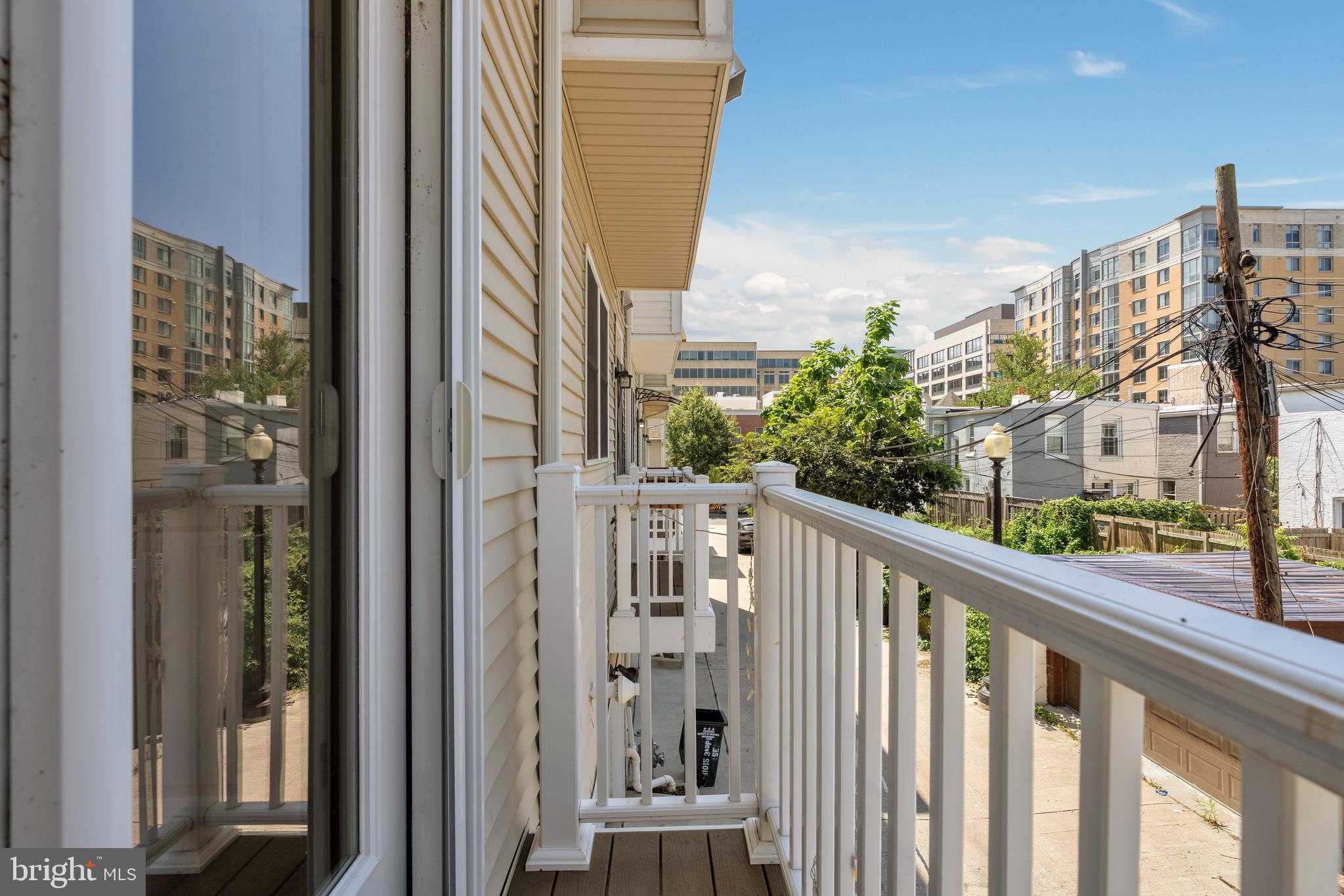 1011 3rd Place Southeast Washington, DC 20003 - Photo 9 of 30