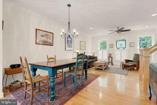 $1,250,000 | 1011 3rd Place Southeast, Washington, DC 20003