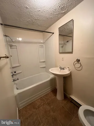 $1,300 | 204 North West Street, Charles Town, WV 25414