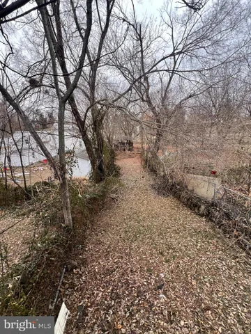 $1,300 | 204 North West Street, Charles Town, WV 25414