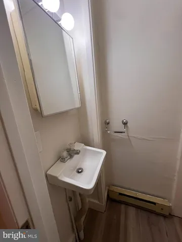 $1,300 | 204 North West Street, Charles Town, WV 25414