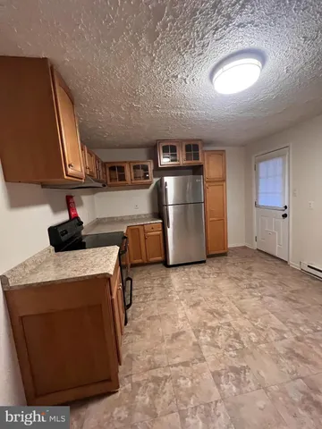 $1,300 | 204 North West Street, Charles Town, WV 25414