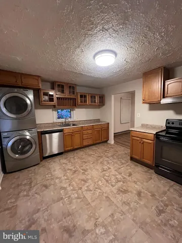 $1,300 | 204 North West Street, Charles Town, WV 25414