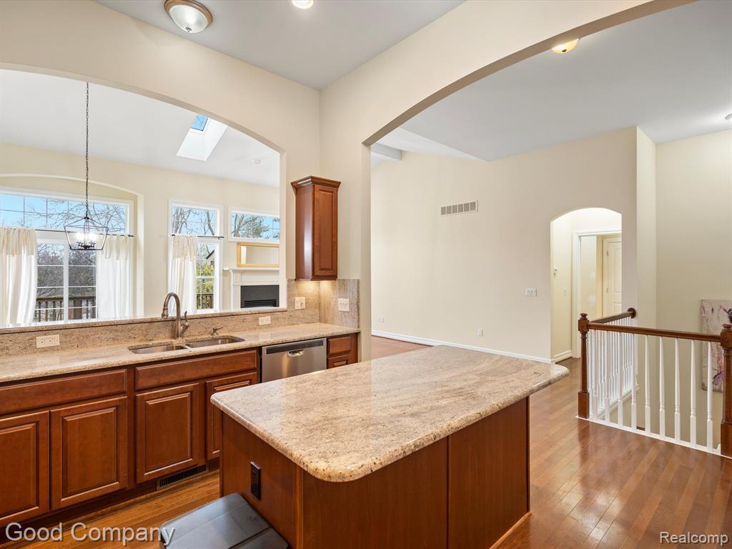 603 Poplar Court Rochester Hills, MI 48306 - Photo 9 of 26