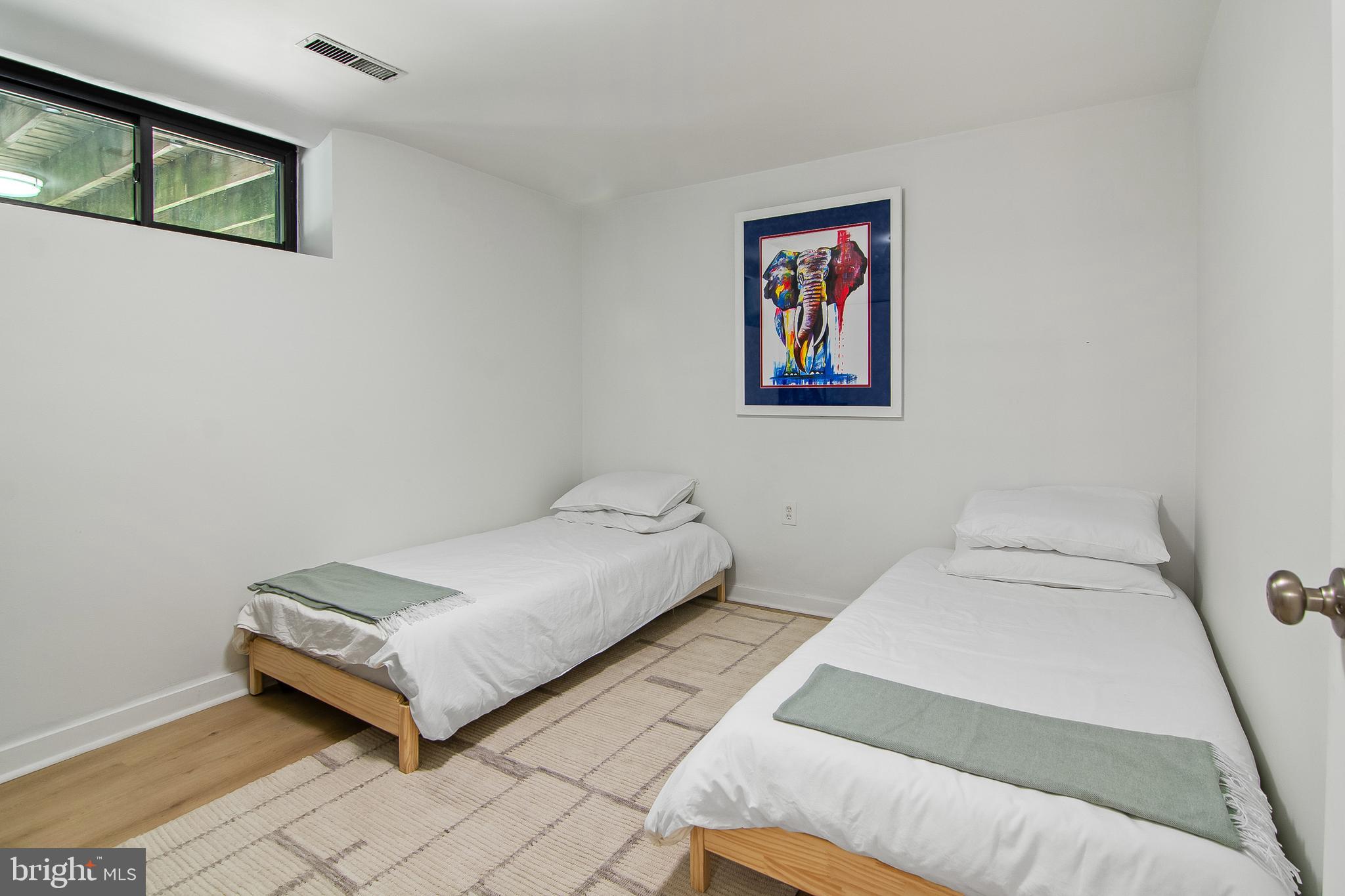 6105 Ivymount Road Baltimore, MD 21209 - Photo 19 of 35