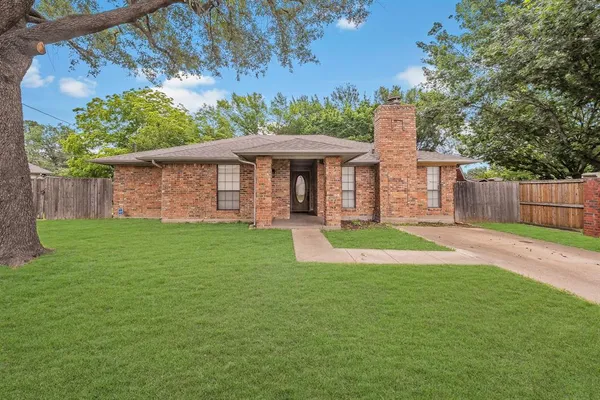 $299,995 | 536 North Briery Road, Irving, TX 75061