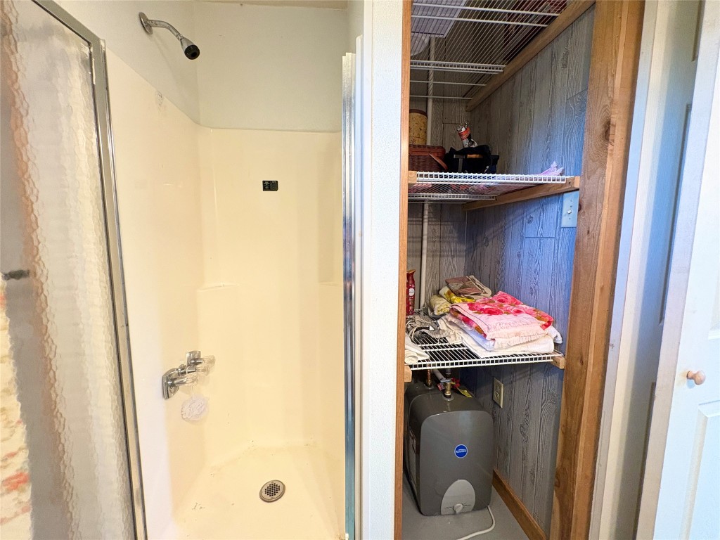 182 Smith Road Palacios, TX 77465 - Photo 6 of 26 a view of bathroom