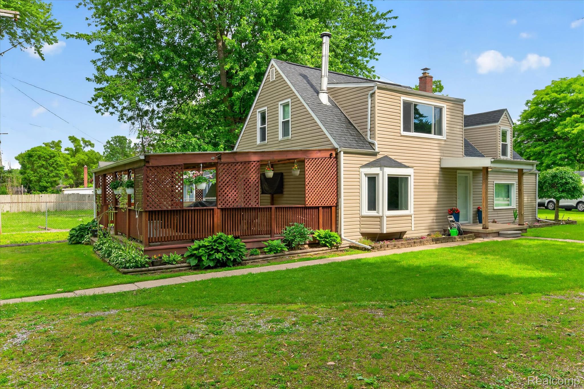 44850 Ecorse Road Belleville, MI 48111 - Photo 2 of 36 47-44850-Ecorse-Rd-Belleville-WindowStill.jpg