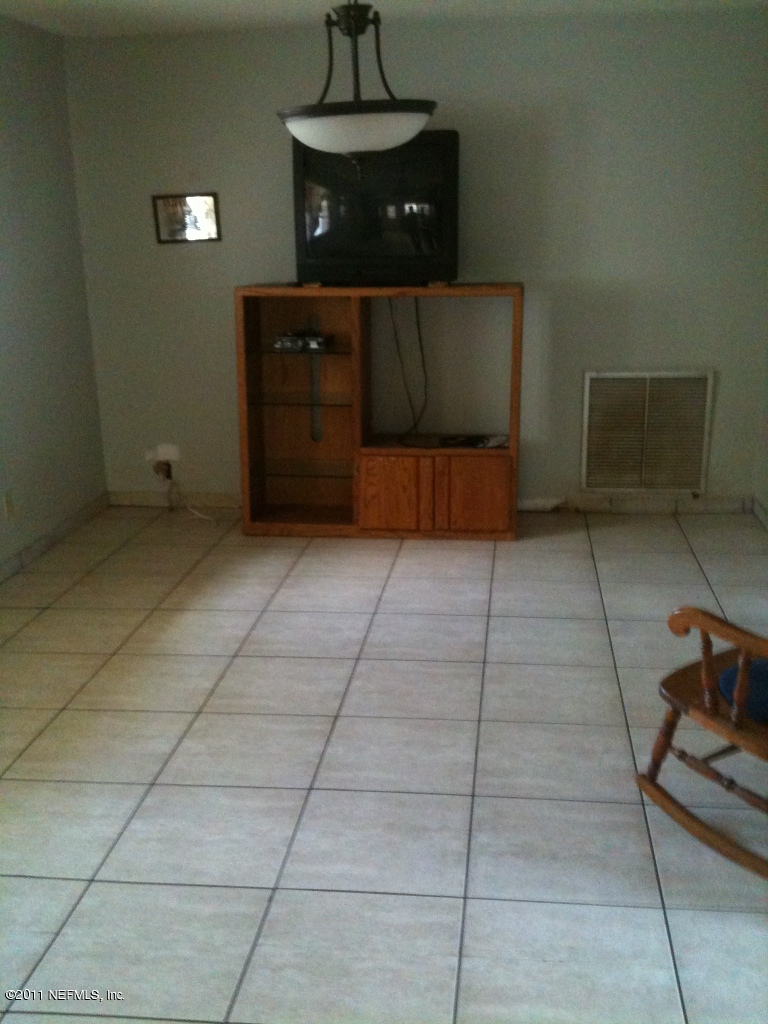 4414 Jones Road Jacksonville, FL 32219 - Photo 2 of 7 Eat-In Area
