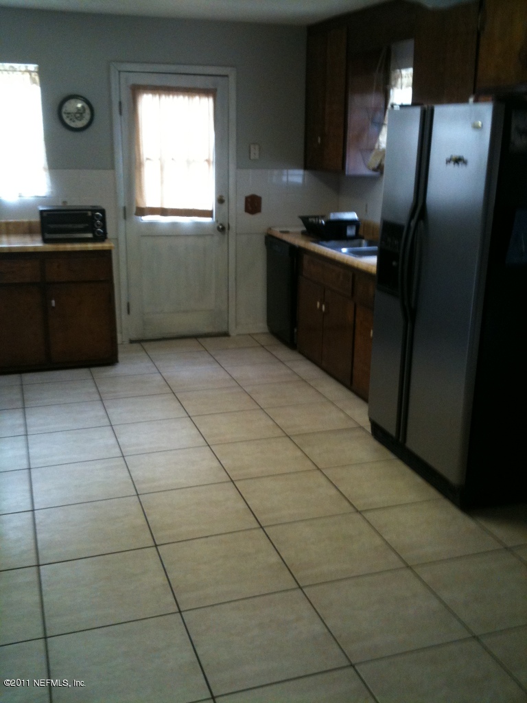 4414 Jones Road Jacksonville, FL 32219 - Photo 3 of 7 Great Kitchen w/ Stainless