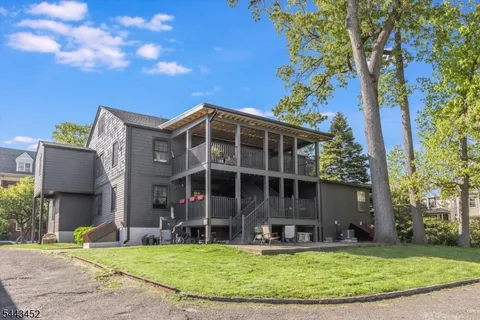 $3,795 | 159 Forest Street, Unit 2, Montclair, NJ 07042