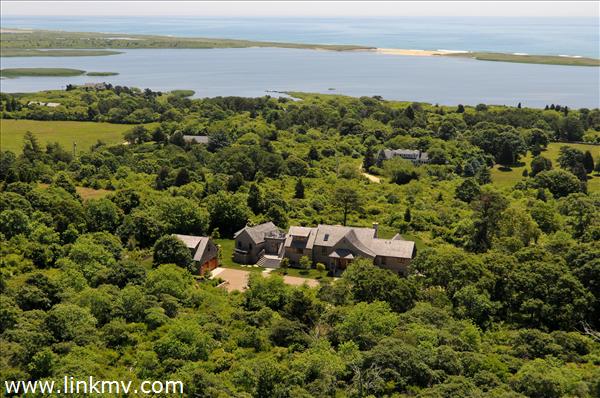 275 S Road Chilmark, MA 02535 - Photo 3 of 55 http://d1qzqeyxiitrap.cloudfront.net/photos/23264/600/e4c57b55.jpg