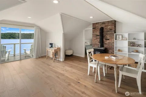 $1,395,550 | 26321 Pillsbury Road Southwest, Vashon, WA 98070