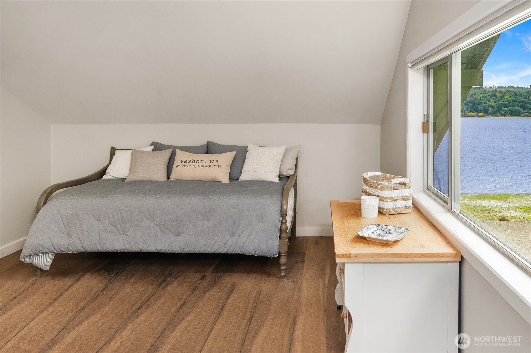 26321 Pillsbury Road Southwest Vashon, WA 98070 - Photo 19 of 40