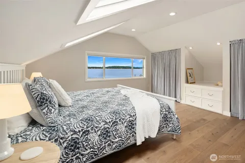 $1,395,550 | 26321 Pillsbury Road Southwest, Vashon, WA 98070