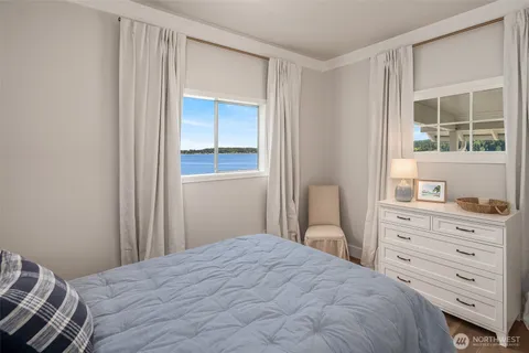 $1,395,550 | 26321 Pillsbury Road Southwest, Vashon, WA 98070