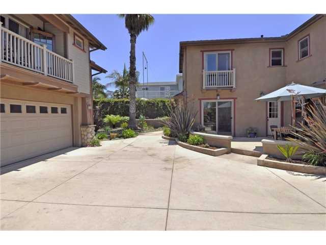 735 Del Rio Avenue Encinitas, CA 92024 - Photo 13 of 25 Front of studio and back of main house