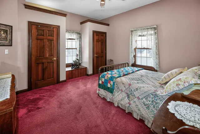 $649,900 | 2075 Parkwood Court, Grafton, WI 53024