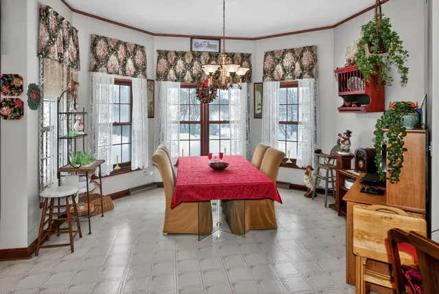 $649,900 | 2075 Parkwood Court, Grafton, WI 53024